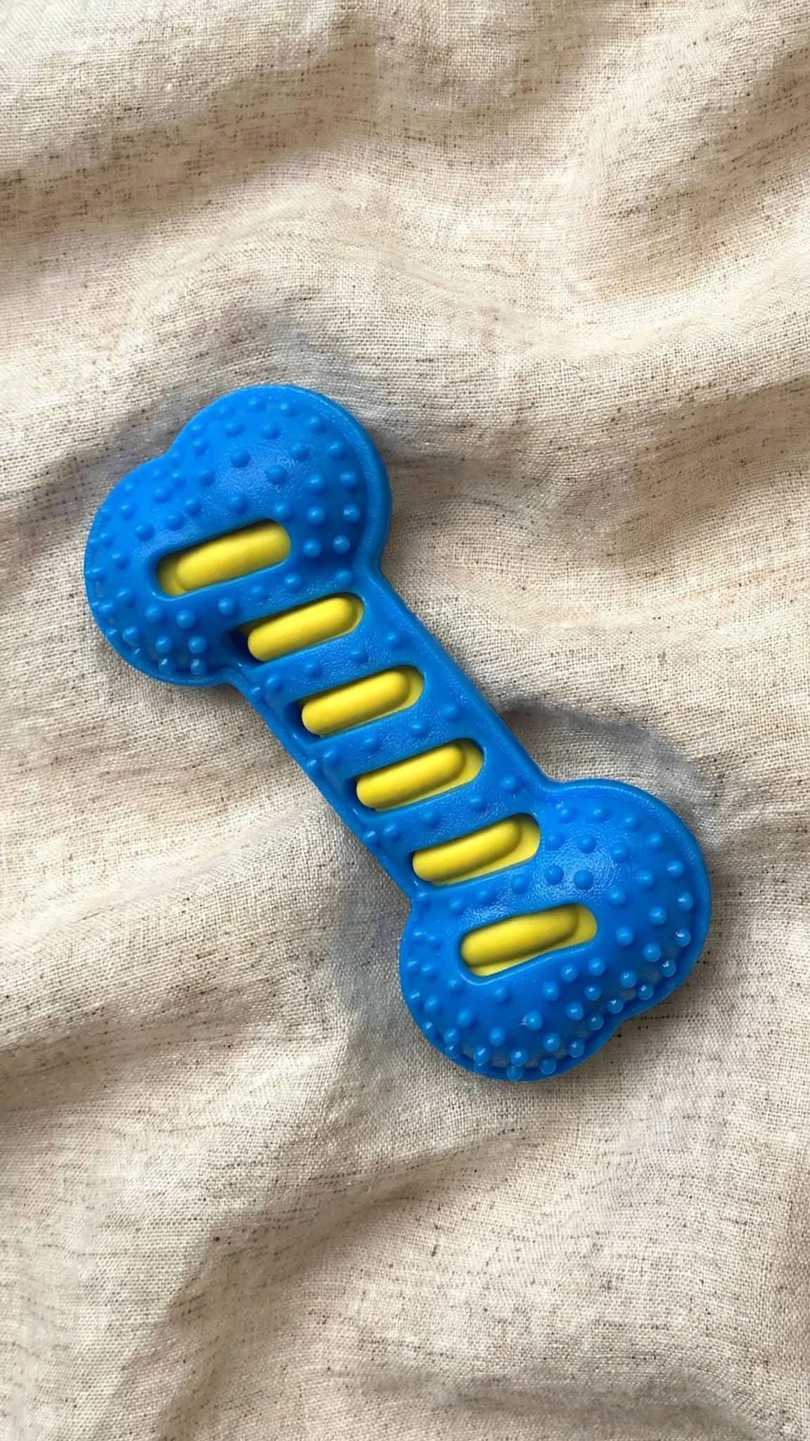 Hueso de juguete duradero con sonido
